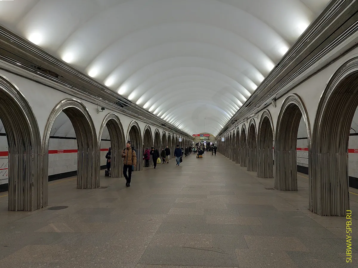 Ona va ogil oshxonada jinsiy aloqada