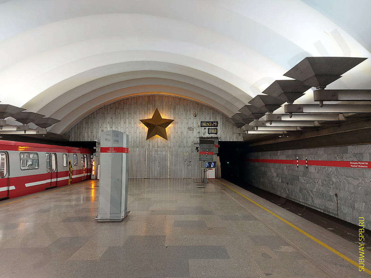 Станция метро Площадь Мужества, Санкт-Петербург
