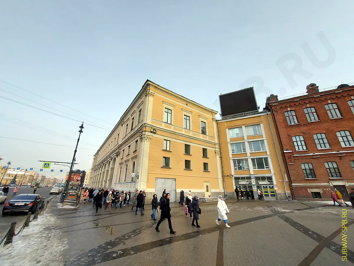 Площадь Восстания, на Московский вокзал - Питерское метро