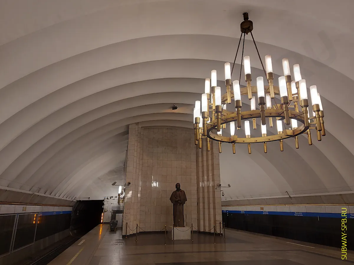 Yigit qizning oyogini yalaydi Kovgir porno videolarini onlayn tomosha qiling