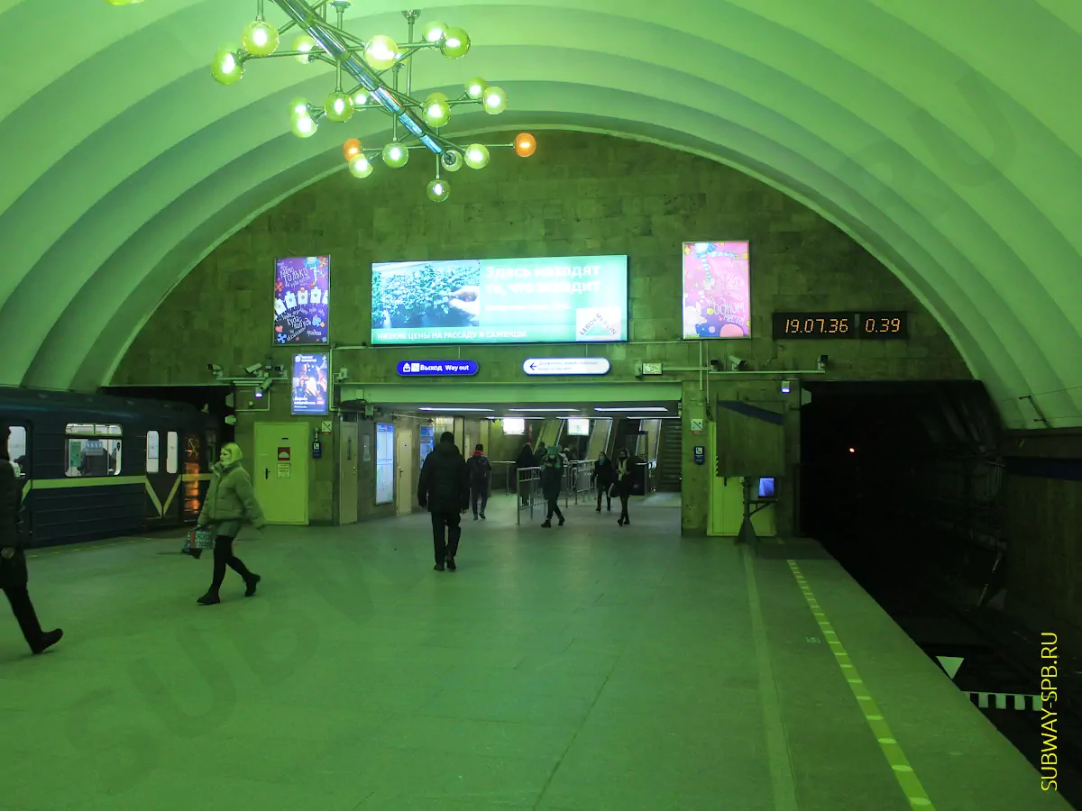 Орыстың қыздары үйде жалаңаш