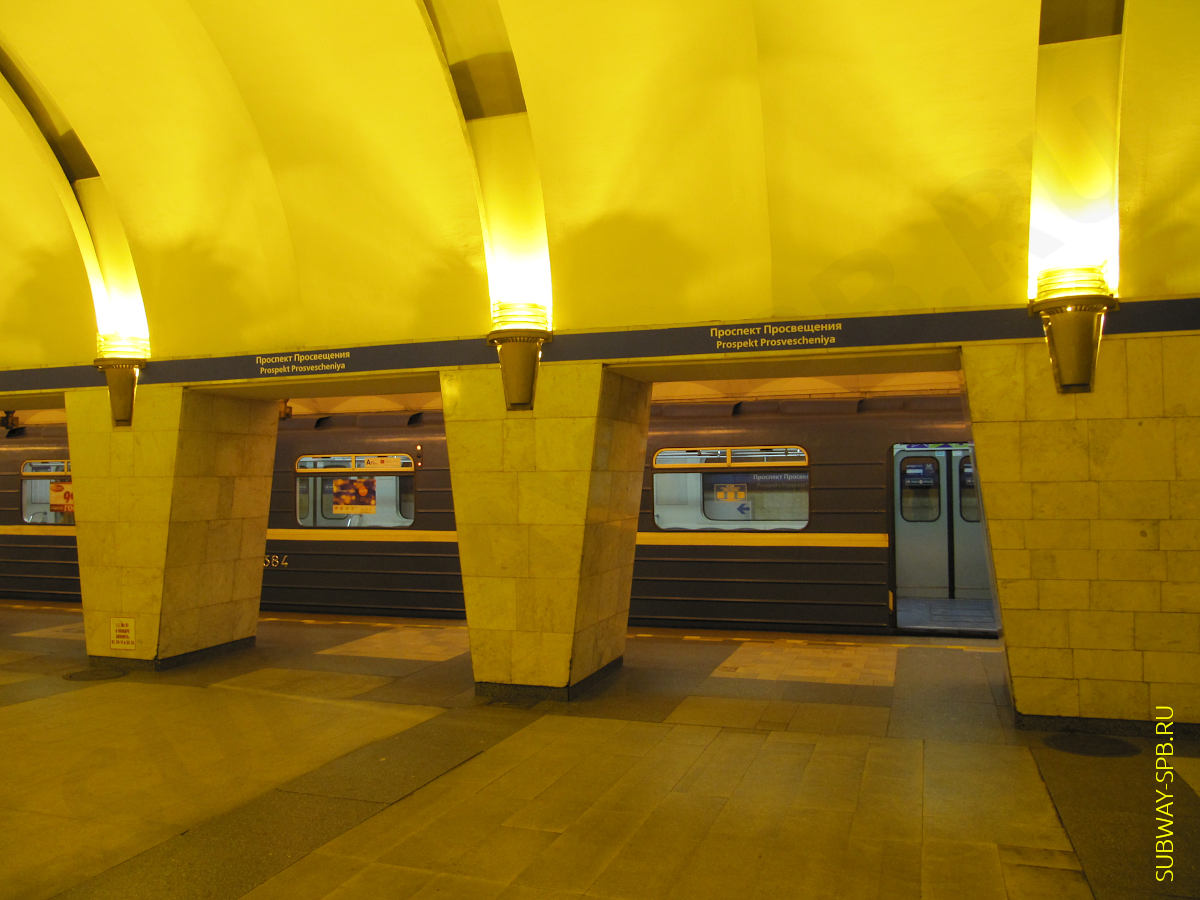 Станция метро Проспект Просвещения, Санкт-Петербург