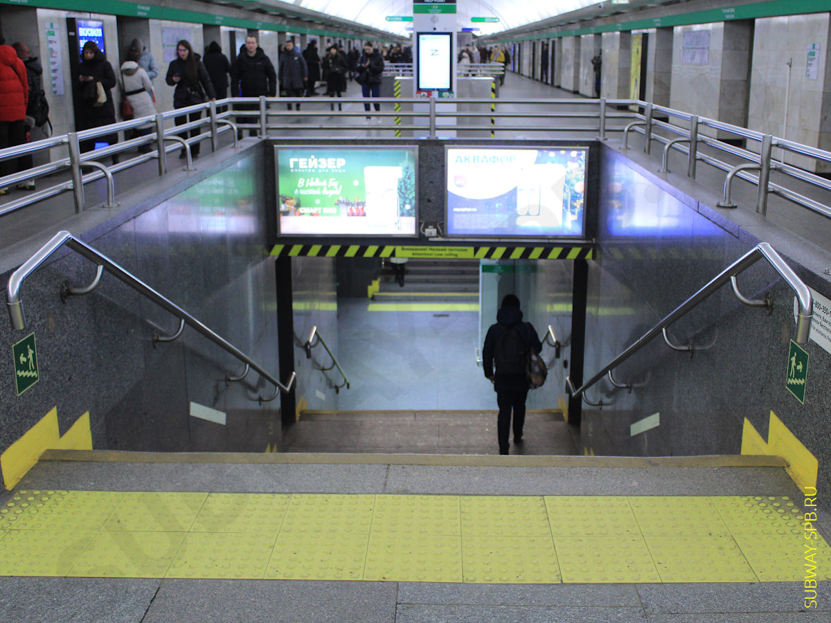 Gostiny Dvor Metro Station, Saint-Petersburg