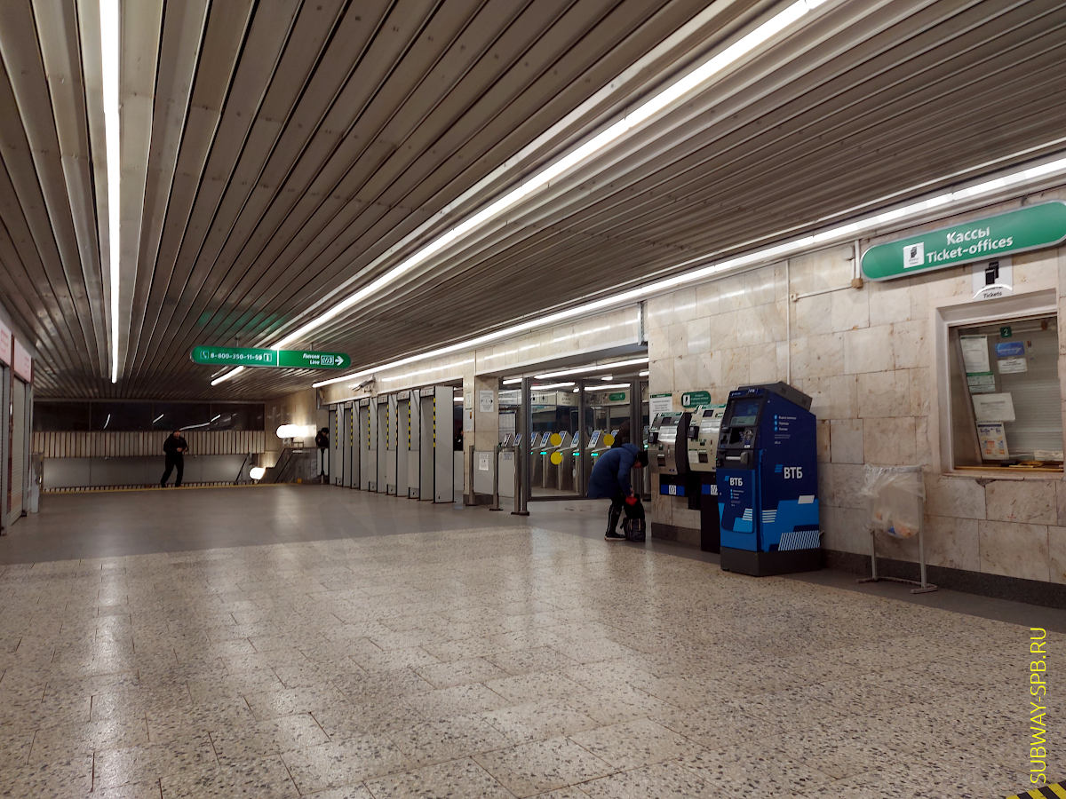 Rybatskoe Metro Station, Saint-Petersburg