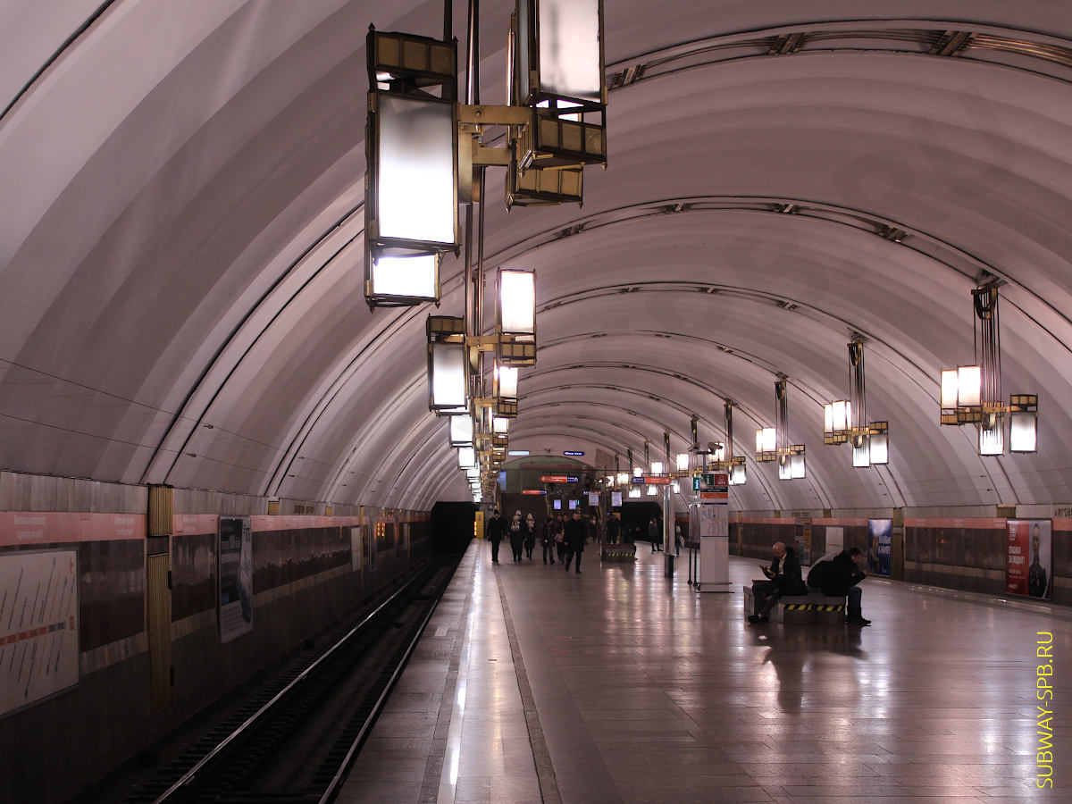 Ligovsky Prospekt Metro Station, Saint-Petersburg