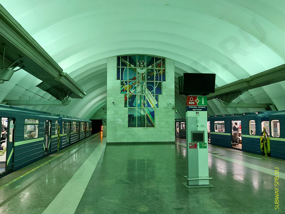 Chkalovskaya Metro Station, Saint-Petersburg