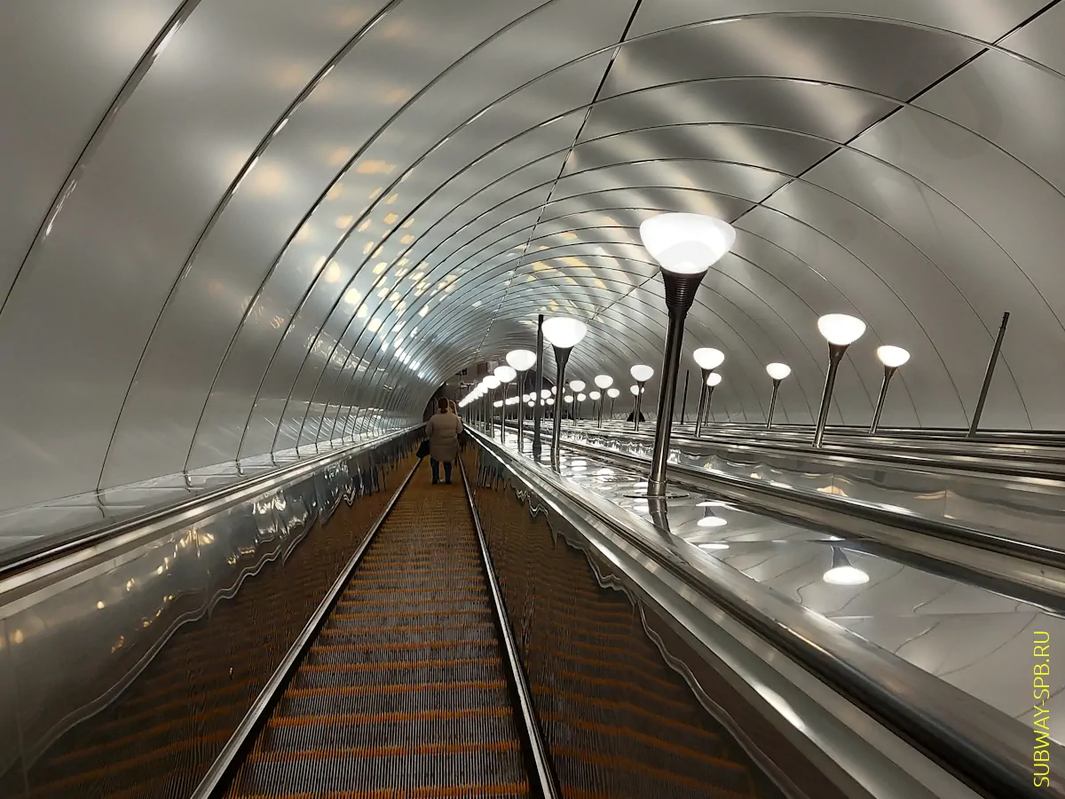 Metro station Prospekt Slavy, Saint-Petersburg Metro station Prospekt Slavy, Saint-Petersburg