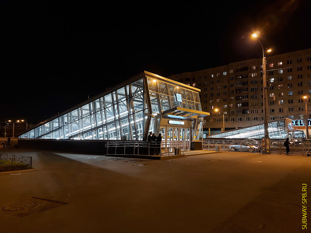 Станция метро Проспект Славы, Санкт-Петербург