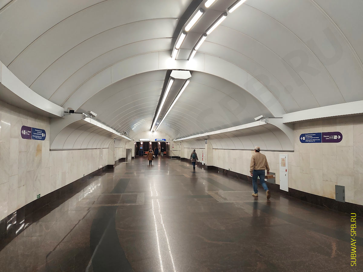 Sportivnaya metro station, travolator, Saint-Petersburg