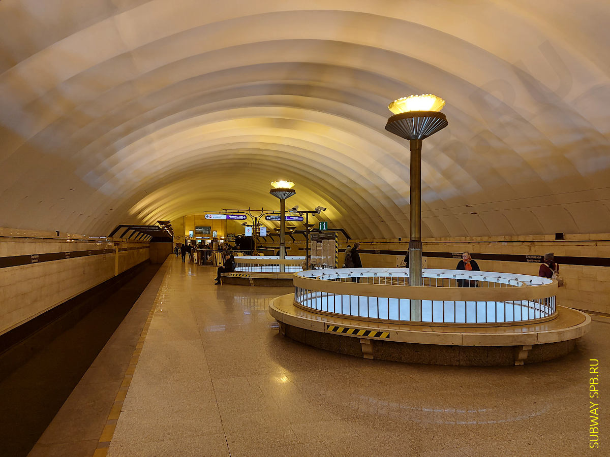 Станция метро Спортивная, верхний зал, Санкт-Петербург