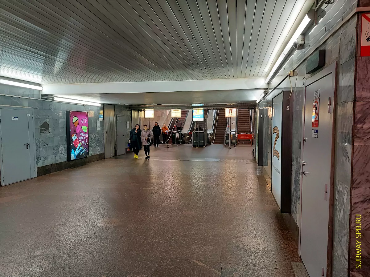 Staraya Derevnya Metro Station, Saint Petersburg Staraya Derevnya Metro Station, Saint Petersburg